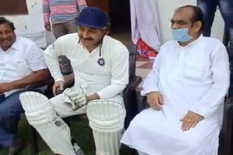 Lockdown तोड़ क्रिकेट खेलने पर मनोज तिवारी ने दी सफाई, प्रशासन ने भेजा नोटिस Lockdown तोड़ क्रिकेट खेलने पर मनोज तिवारी ने दी सफाई, प्रशासन ने भेजा नोटिस