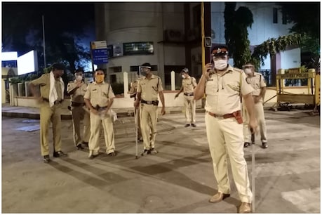 कोरोना वायरस: मुंबई में 12 और पुलिसवाले निकले कोरोना पॉजिटिव, महाराष्ट्र में 1600 से ज्यादा पुलिसकर्मी संक्रमित कोरोना वायरस: मुंबई में 12 और पुलिसवाले निकले कोरोना पॉजिटिव, महाराष्ट्र में 1600 से ज्यादा पुलिसकर्मी संक्रमित