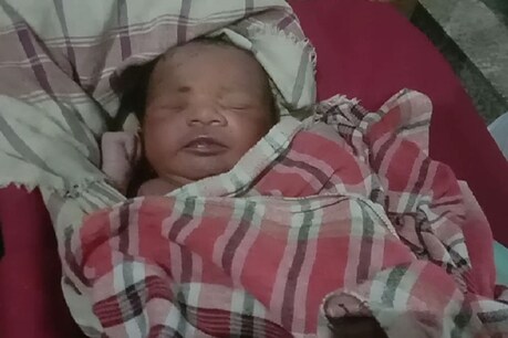 मां ने जन्म देने के बाद मौत के हवाले किया, अब 40 लोग नई जिंदगी देने को आगे आए मां ने जन्म देने के बाद मौत के हवाले किया, अब 40 लोग नई जिंदगी देने को आगे आए
