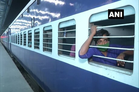 प्रवासी मजदूरों का 85 फीसदी किराया रेलवे वहन करेगा या नहीं, साफ बताए: महाराष्ट्र सरकार प्रवासी मजदूरों का 85 फीसदी किराया रेलवे वहन करेगा या नहीं, साफ बताए: महाराष्ट्र सरकार