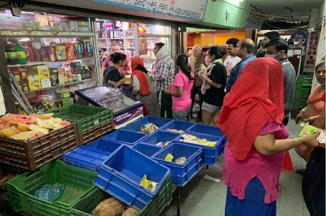 अहमदाबाद में 7 दिन के लिए पूरा लॉकडाउन घोषित, सड़कों पर दिखी अफरातफरी अहमदाबाद में 7 दिन के लिए पूरा लॉकडाउन घोषित, सड़कों पर दिखी अफरातफरी