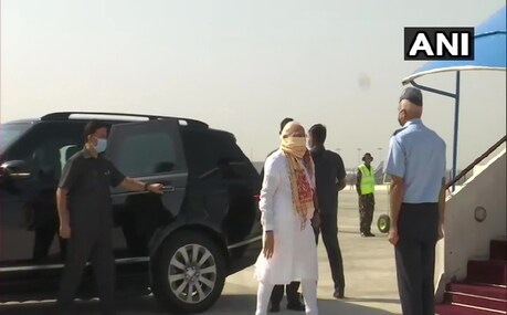 LIVE UPDATES: 57 दिन बाद दिल्ली से बाहर निकलें PM मोदी, अम्फान के बाद बंगाल में लेंगे हालात का जायजा LIVE UPDATES: 57 दिन बाद दिल्ली से बाहर निकलें PM मोदी, अम्फान के बाद बंगाल में लेंगे हालात का जायजा