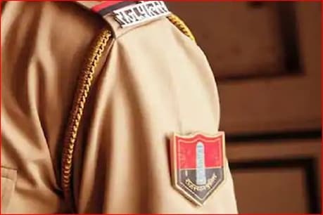 जयपुर: जलती चिता पर पानी डाल कर पुलिस ने रोका अंतिम संस्कार जयपुर: जलती चिता पर पानी डाल कर पुलिस ने रोका अंतिम संस्कार