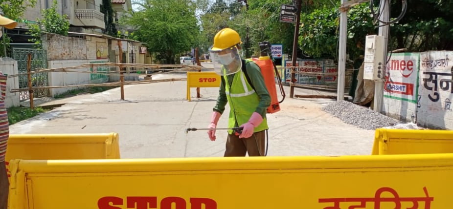 chhattisgarh corona update, containment zone, containment zones in raipur, containment zones rules, covid 19 live update, रायपुर में कोरोना केस, कोरोना मामला, रायपुर में कंटेन्मेंट जोन, कोरोना अपडेट लाइव, रायपुर में कोरोना मरीज, रायपुर एम्स, AIIMS raipur, cm bhupesh baghel, सीएम भूपेश बघेल