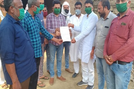 आजमगढ़: संजरपुर के ग्रामीणों को प्रियंका गांधी का पत्र कहा- COVID-19 से जंग में आपके योगदान को सलाम आजमगढ़: संजरपुर के ग्रामीणों को प्रियंका गांधी का पत्र कहा- COVID-19 से जंग में आपके योगदान को सलाम