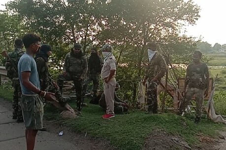 सरायकेला में पुलिस मुखबिर बताकर नक्सलियों ने पति-पत्नी को उतारा मौत के घाट सरायकेला में पुलिस मुखबिर बताकर नक्सलियों ने पति-पत्नी को उतारा मौत के घाट