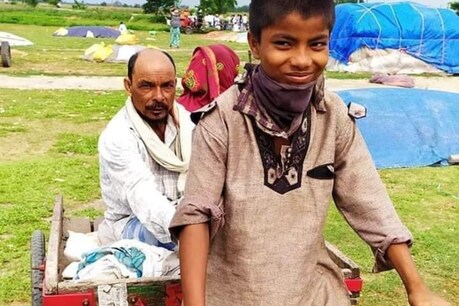 माता-पिता को ठेले में बैठाकर बनारस से अररिया पहुंचा ये श्रवण कुमार, 9 दिनों में तय किया 550 KM का सफर माता-पिता को ठेले में बैठाकर बनारस से अररिया पहुंचा ये श्रवण कुमार, 9 दिनों में तय किया 550 KM का सफर