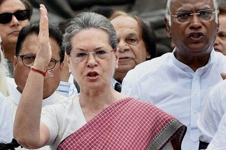 सोनिया गांधी का मोदी सरकार पर हमला, पूछा- लॉकडाउन 3.0 के बाद क्या? सोनिया गांधी का मोदी सरकार पर हमला, पूछा- लॉकडाउन 3.0 के बाद क्या?