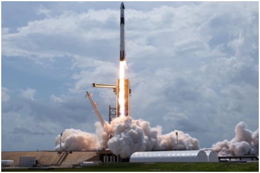 SpaceX : पहली बार प्राइवेट कंपनी का रॉकेट 2 अंतरिक्ष यात्रियों को लेकर रवाना