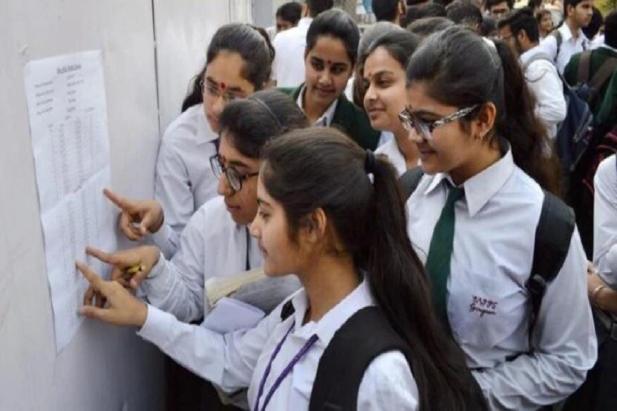 Khaskhabar/कोरोना महामारी के चलते सीबीएसई ने 10वीं और 12वीं के सिलेबस में 30 फीसदी तक की कटौती की है. स्टूडेंट्स के मन में शंका है कि कहीं नीट और जेईई एग्जाम में कटौती किए गए 30 फीसदी सिलेबस से तो सवाल नहीं पूछे जाएंगे.सीबीएसई बोर्ड एग्जाम की तारीखों के साथ-साथ जेईई (JEE) और नीट एग्जाम