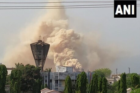 विशाखापट्टनम में हिंदुस्‍तान पेट्रोलियम की रिफाइनरी में लगी आग, अब हालात काबू में