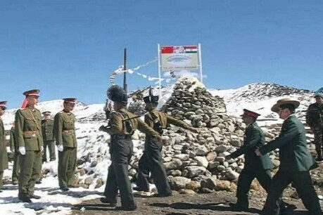 India-China Faceoff: लद्दाख में भारत-चीन की सेनाएं पीछे हटेंगी- सूत्र