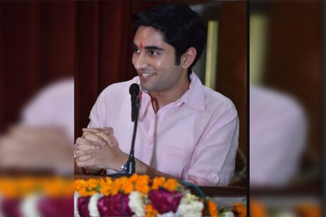 Rajasthan: पर्यटन मंत्री के पुत्र अनिरुद्ध ने पिता के विभाग को बताया अस्तित्वहीन और नाकारा Rajasthan: पर्यटन मंत्री के पुत्र अनिरुद्ध ने पिता के विभाग को बताया अस्तित्वहीन और नाकारा