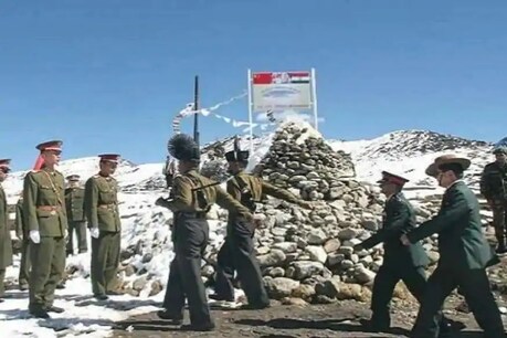 India-China standoff: LAC पर विवाद को लेकर 6 जून को होगी लेफ्टिनेंट जनरल स्तर पर बातचीत- सूत्र India-China standoff: LAC पर विवाद को लेकर 6 जून को होगी लेफ्टिनेंट जनरल स्तर पर बातचीत- सूत्र