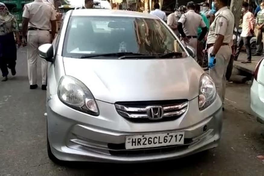 इसी कार से बरामद हुआ है स्पेशल सेल के इंस्पेक्टर विशाल का शव.