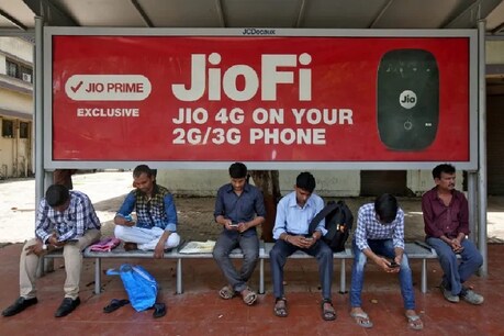 जियो प्लेटफॉर्म्स में 0.93 फीसदी अतिरिक्त स्टेक के लिए 4547 करोड़ रुपये निवेश करेगी सिल्वर लेक जियो प्लेटफॉर्म्स में 0.93 फीसदी अतिरिक्त स्टेक के लिए 4547 करोड़ रुपये निवेश करेगी सिल्वर लेक