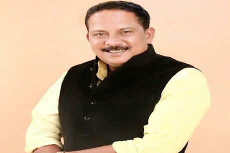 साइबर अपराधियों के चंगुल में फंसे BJP के दबंग विधायक, दो खातों से उड़ाए इतने लाख रुपये साइबर अपराधियों के चंगुल में फंसे BJP के दबंग विधायक, दो खातों से उड़ाए इतने लाख रुपये