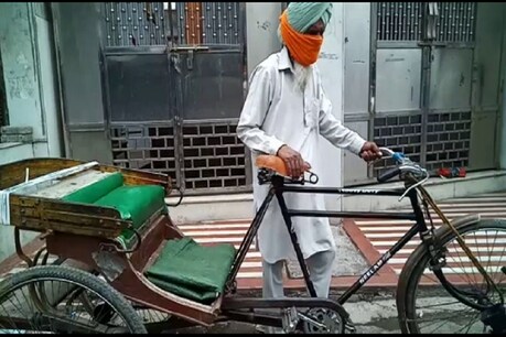 अजीत सिंह मेरठ की मवाना तहसील के किशनपुर के रहने वाले हैं और रिक्शा चलाकर अपना गुज़ारा करते हैं.