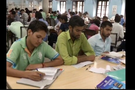 कोरोना के बाद अब मकान मालिक का सितम, फोन पर दे रहे धमकी- किराया दो वरना सामान फेंक देंगे कोरोना के बाद अब मकान मालिक का सितम, फोन पर दे रहे धमकी- किराया दो वरना सामान फेंक देंगे