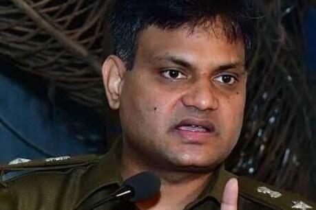 प्रयागराज: IPS सत्यार्थ अनिरुद्ध पंकज की CORONA रिपोर्ट आई निगेटिव, जल्द हॉस्पिटल से होंगे डिस्चार्ज प्रयागराज: IPS सत्यार्थ अनिरुद्ध पंकज की CORONA रिपोर्ट आई निगेटिव, जल्द हॉस्पिटल से होंगे डिस्चार्ज