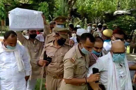 वाराणसी: लल्लू की गिरफ्तारी के विरोध में धरने पर बैठे पूर्व MLA अजय राय गिरफ्तार वाराणसी: लल्लू की गिरफ्तारी के विरोध में धरने पर बैठे पूर्व MLA अजय राय गिरफ्तार