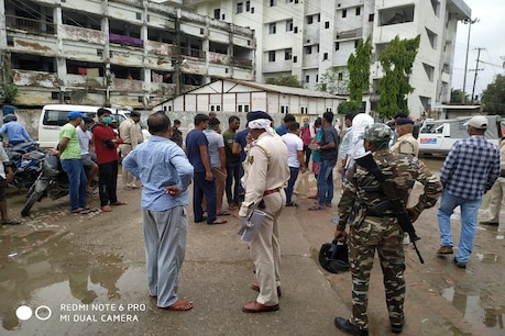 SSP के बॉडीगार्ड ने गोली मारकर की आत्महत्या, इसी महीने की 24 तारीख को होनी थी शादी SSP के बॉडीगार्ड ने गोली मारकर की आत्महत्या, इसी महीने की 24 तारीख को होनी थी शादी