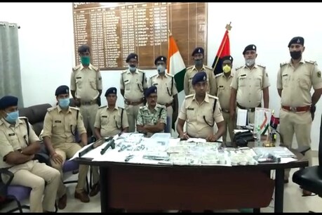 RJD नेता का बेटा चला रहा था एटीएम फ्रॉड गैंग, गुर्गों को देता था 60 हजार रुपये वेतन RJD नेता का बेटा चला रहा था एटीएम फ्रॉड गैंग, गुर्गों को देता था 60 हजार रुपये वेतन