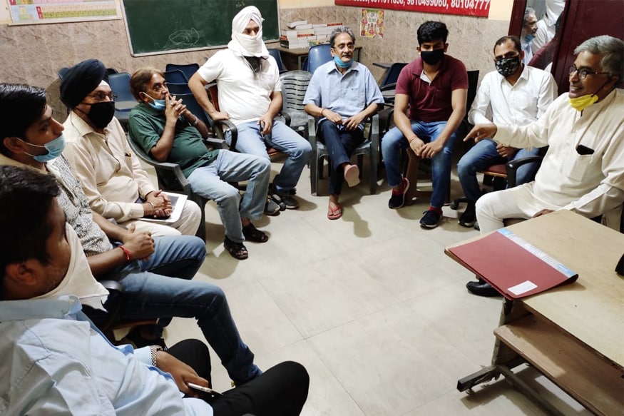 private school, private school teachers, haryana news, delhi news, uttar pradesh news, school fee hike, salary issue, lockdown, covid 19, online class निजी स्कूल, निजी स्कूल के शिक्षक, हरियाणा समाचार, दिल्ली समाचार, उत्तर प्रदेश समाचार, स्कूल शुल्क वृद्धि, वेतन मुद्दा, लॉकडाउन, कोविड 19, ऑनलाइन कक्षा