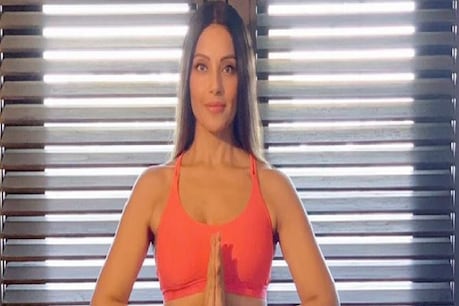 बिपाशा बसु ने इंस्टाग्राम पर दिखाई अपनी फिटनेस, किसी को भी हो सकती है जलन बिपाशा बसु ने इंस्टाग्राम पर दिखाई अपनी फिटनेस, किसी को भी हो सकती है जलन