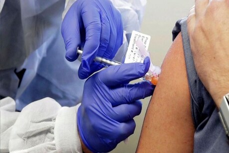 विशेषज्ञों ने कहा- शुरुआती कोविड वैक्सीन संक्रमण को रोकने में हो सकती हैं असफल