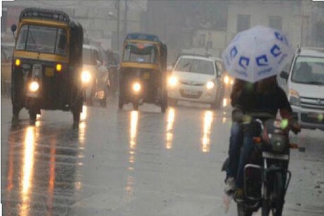 Weather Update: बिहार में अगले 48 घंटे और होगी बारिश, कई नदियां उफान पर Weather Update: बिहार में अगले 48 घंटे और होगी बारिश, कई नदियां उफान पर