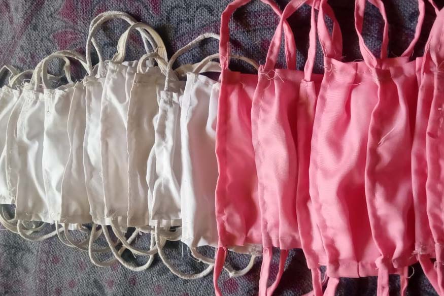 mathura news, college students, mask bank, covid-19 lockdown, coronavirus, Make Your Own Mask, मैथुरा समाचार, कॉलेज के छात्र, मास्क बैंक, कोविड-19 लॉकडाउन, कोरोनावायरस, मेक योर ओन मास्क