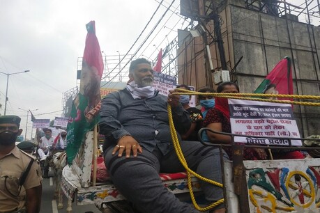 पेट्रोल-डीजल की बढ़ती कीमतों के खिलाफ पप्पू यादव का टमटम मार्च, सरकार के खिलाफ खोला मोर्चा