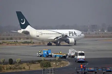 PAK एयरलाइंस क्रेबिन क्रू का ब्रेथ एनालाइजर टेस्ट अनिवार्य, कॉकपिट में स्मोकिंग की मिली थी शिकायत PAK एयरलाइंस क्रेबिन क्रू का ब्रेथ एनालाइजर टेस्ट अनिवार्य, कॉकपिट में स्मोकिंग की मिली थी शिकायत
