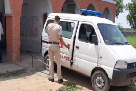 हरियाणा के नूंह में पुलिसकर्मी की मौत, बंद कमरे में उसी की रिवाल्वर से सिर में लगी मिली गोली हरियाणा के नूंह में पुलिसकर्मी की मौत, बंद कमरे में उसी की रिवाल्वर से सिर में लगी मिली गोली