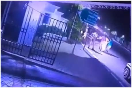 Uttar Pradesh : कांग्रेस के शाहनवाज आलम को पुलिस वर्दी में उठा ले गए कुछ लोग Uttar Pradesh : कांग्रेस के शाहनवाज आलम को पुलिस वर्दी में उठा ले गए कुछ लोग
