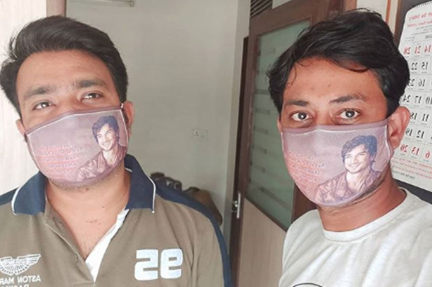 इस मास्क को सुशांत के फैन्स फ्री में बांट रहे हैं. जोधपुर में उनके एक फैन देवेंद्र बोरना ने उनकी तस्वीर और खूबसूरत संदेश वाले मास्क को जनता के बीच बांटना शुरू किया है. फोटो साभार- @iamdevborana/Instagram