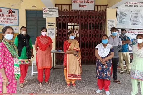 COVID-19: टिहरी में कोरोना का खतरा बढ़ा, CMO ऑफिस के बाद जिला अस्पताल भी सील COVID-19: टिहरी में कोरोना का खतरा बढ़ा, CMO ऑफिस के बाद जिला अस्पताल भी सील