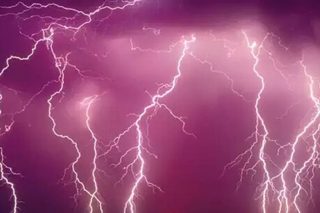 UP Weather Forecast: बुंदेलखंड और ब्रज क्षेत्र के जिलों में आज रात बदलेगा मौसम, आंधी-पानी की संभावना UP Weather Forecast: बुंदेलखंड और ब्रज क्षेत्र के जिलों में आज रात बदलेगा मौसम, आंधी-पानी की संभावना
