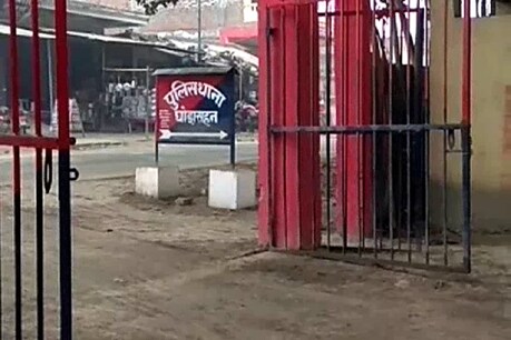 आइसा के छात्र नेता के घर से हथियारों का जखीरा बरामद, बड़ी घटना को अंजाम देने की थी तैयारी आइसा के छात्र नेता के घर से हथियारों का जखीरा बरामद, बड़ी घटना को अंजाम देने की थी तैयारी