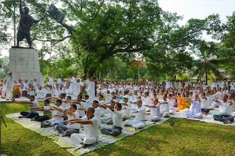 आज पूरी दुनिया में मनाया जायेगा अंतरराष्ट्रीय योग दिवस, कोरोना के चलते इस बार विशेष तैयारियां आज पूरी दुनिया में मनाया जायेगा अंतरराष्ट्रीय योग दिवस, कोरोना के चलते इस बार विशेष तैयारियां