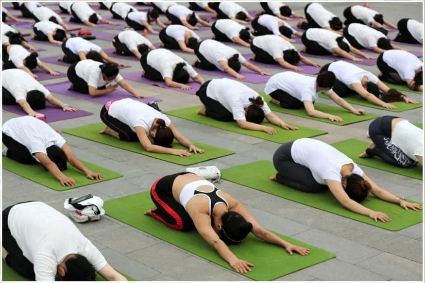 Swami Ramdev - Best Yoga pose for Healthy Stomach.... | Facebook