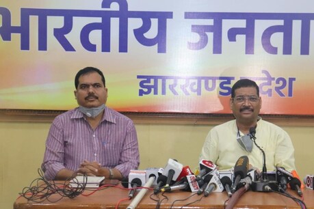 हफ्तेभर में बदल जाएगी झारखंड की टीम BJP, जानें कौन होगा बाहर, किसे मिलेगी जगह हफ्तेभर में बदल जाएगी झारखंड की टीम BJP, जानें कौन होगा बाहर, किसे मिलेगी जगह