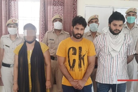 दोस्ती कर व्यापारी को बंधक बना मांगी 50 लाख की फिरौती, मास्टरमाइंड युवती समेत तीन गिरफ्तार दोस्ती कर व्यापारी को बंधक बना मांगी 50 लाख की फिरौती, मास्टरमाइंड युवती समेत तीन गिरफ्तार