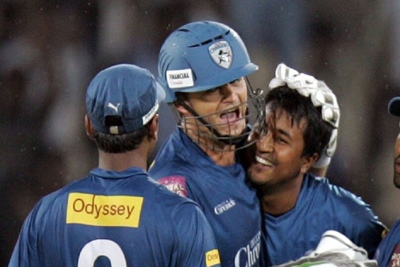 बता दें ये मामला साल 2012 का है, जब बीसीसीआई ने डेक्कन चार्जर्स (Deccan Chargers) का कॉन्ट्रैक्ट खत्म कर दिया था. हैदराबाद की इस फ्रेंचाइजी ने बीसीसीआई के फैसले को अदालत में चुनौती दी थी. डेक्कन चार्जर्स ने बॉम्बे हाईकोर्ट का दरवाजा खटखटाया था और इस मामले की जांच के लिए अदालत ने रिटायर्ड न्यायाधीश सी के ठक्कर को आर्बिट्रेटर नियुक्त किया था.