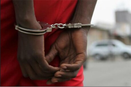 नोएडा में नकली पिस्तौल के साथ दो बदमाश गिरफ्तार