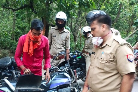 लापरवाही पर बलरामपुर SP का एक्शन, 9 पुलिसकर्मियों का कटा चालान, DSP से जवाब तलब लापरवाही पर बलरामपुर SP का एक्शन, 9 पुलिसकर्मियों का कटा चालान, DSP से जवाब तलब