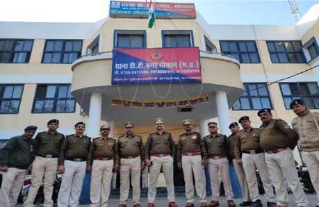 Exclusive: यूपी के मोस्ट वांटेड विकास दुबे की गिरफ्तारी के बाद अब 1700 शातिर बदमाशों की कुंडली तैयार Exclusive: यूपी के मोस्ट वांटेड विकास दुबे की गिरफ्तारी के बाद अब 1700 शातिर बदमाशों की कुंडली तैयार