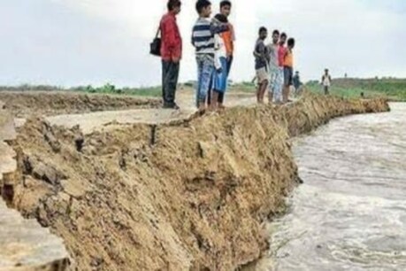 गंगा का जलस्तर बढ़ने से टापू बना पटना से सटा गांव, ग्रामीणों के लिए रस्सी बना लाइफलाइन