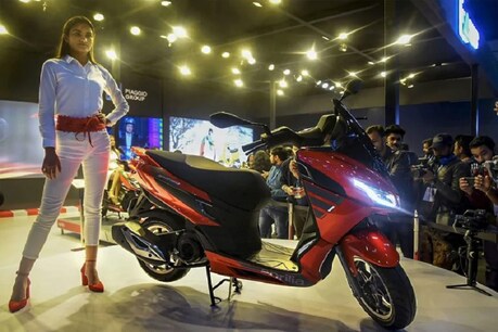 Piaggio Vespa VXL और SXL स्कूटर- सिर्फ 1000 रुपये में करें बुकिंग, जानें इनकी खासियत Piaggio Vespa VXL और SXL स्कूटर- सिर्फ 1000 रुपये में करें बुकिंग, जानें इनकी खासियत